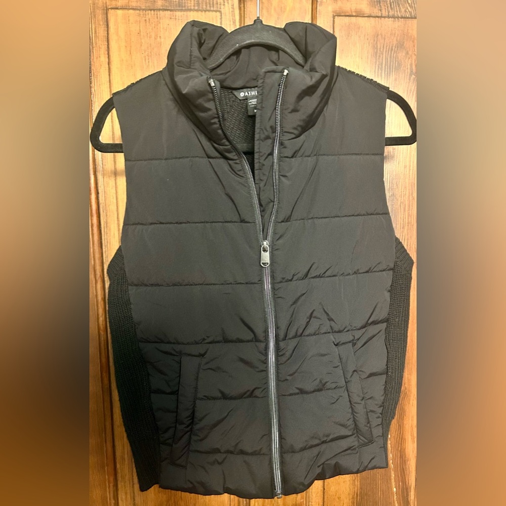 Athleta Black Hybrid Puffer Vest with Merino Wool, women size medium